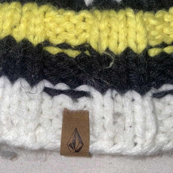 Volcom Knit Puff Ball Beanie Hat One Size Stretch Winter Adult Skate Yellow - Picture 2 of 5